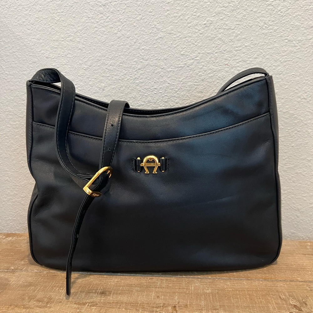 VTG Etienne Aigner Black Leather Shoulder Bag Horse Bit Logo Inside Card Slots